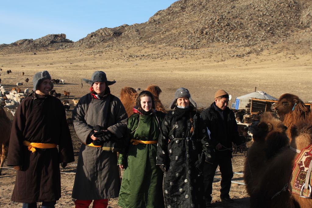Top Tour & Guesthouse Mongolia อูลานบาตอร์ ภายนอก รูปภาพ